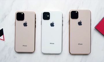 分別是搭載5.8 英寸和 6.5 英寸 OLED 螢幕的高iPhone 11 Pro 及iPhone 11 Pro Max，以及採用 6.1 英寸 LCD 螢幕的「中端」iPhone 11；對應的分別是去年推出的 iPhone XS Max、iPhone XS 以及 iPhone XR