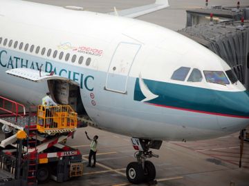 國泰航空-載客量下跌-架構重組-保就業計劃-張智威-香港財經時報HKBT