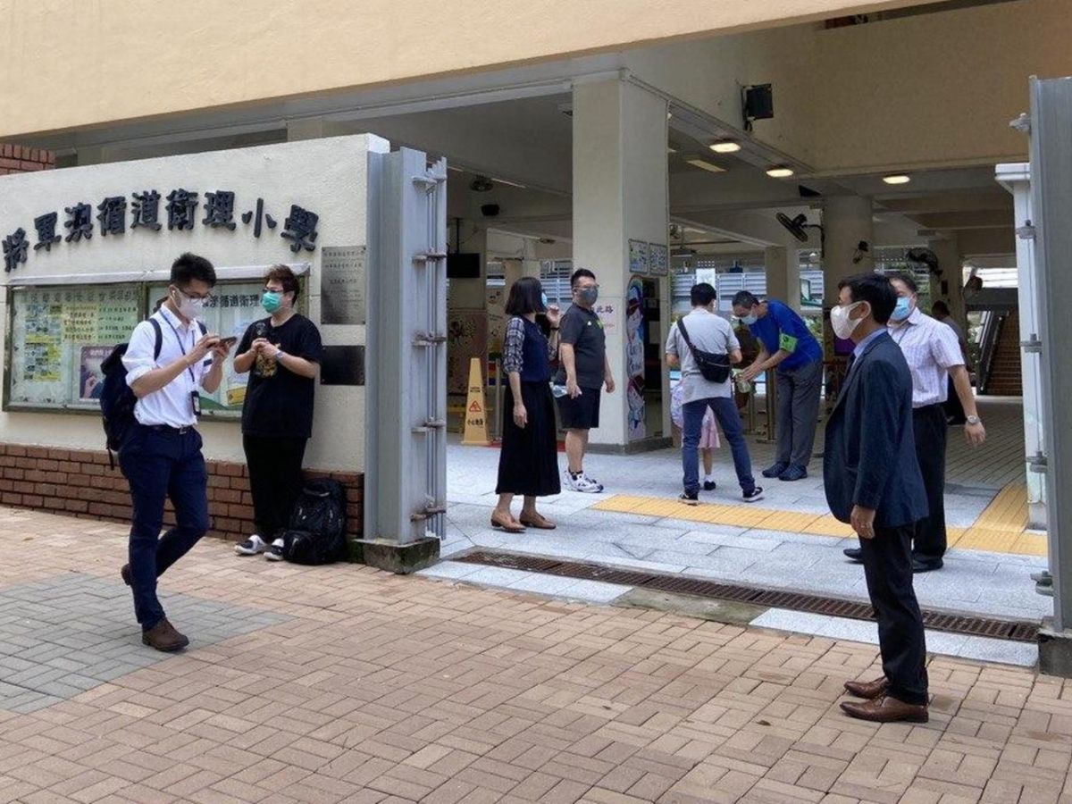 小一復課安排-家長陪子女入校園-將軍澳循道衛理小學-將循-校長林德育-香港財經時報HKBT