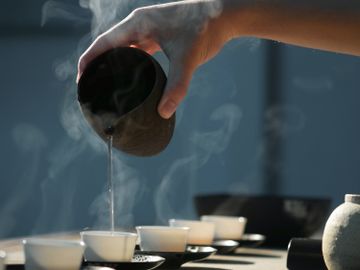 吞嚥困難-食道癌-症狀-熱茶-酒-遺傳病-預防方法-香港財經時報HKBT