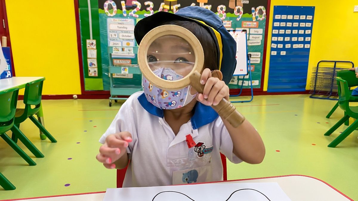 幼稚園要讀小學課程, 鄔遠琪校長, 幼稚園教育應是從80歲讀起, 香港財經時報