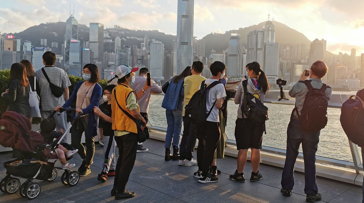 全球最具吸引力城市2021, 全球城市實力指數, 香港, 航班暫停, 經濟範疇, 環境, 新加坡, 空氣質素, HKBT, 香港財經時報