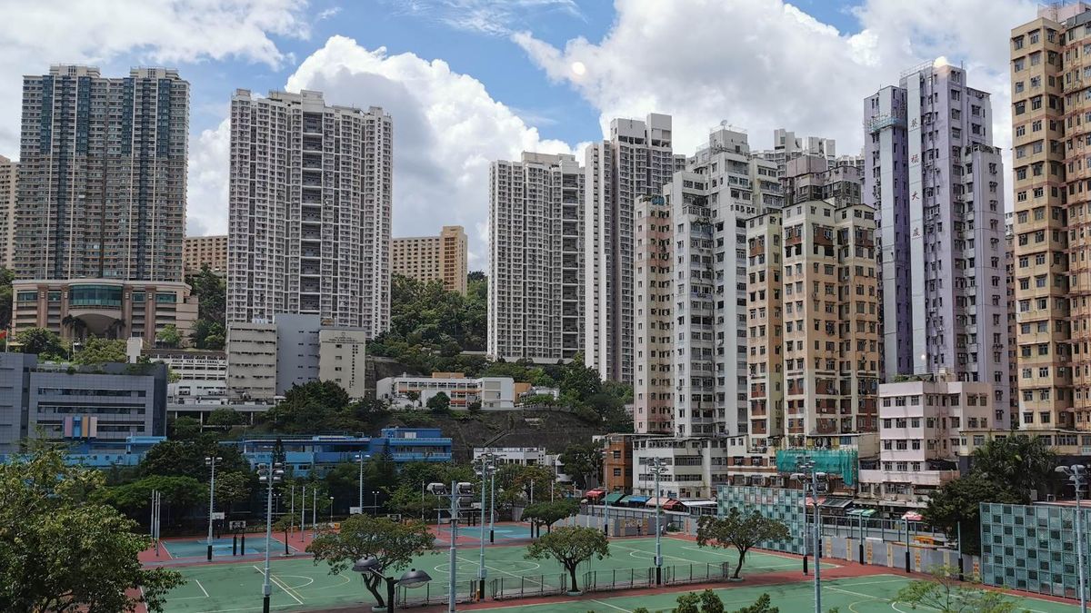 香港樓市2022, 樓市經歷風雨後將重見彩虹, 今年樓價將先跌後升, 全年仍有望升, HKBT, 香港財經時報