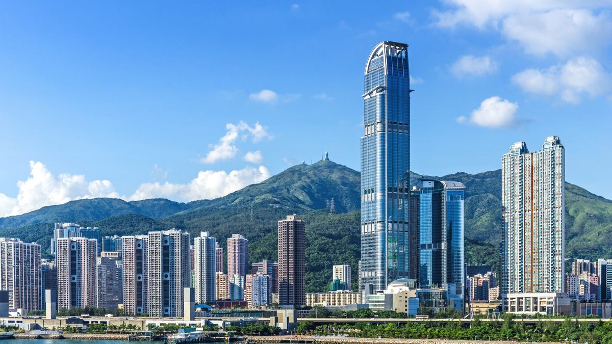 買樓攻略, 香港地理上的中心點是葵荃區, 但沒有升值保證, 香港財經時報