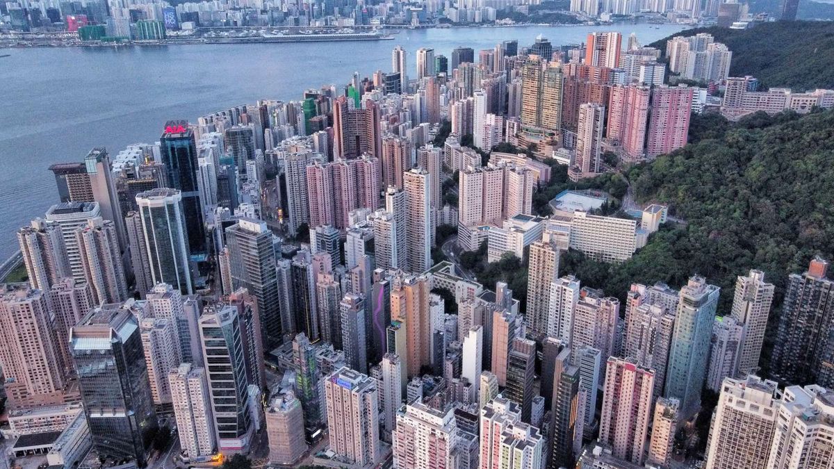 樓市成交2022, 青衣青華苑高層山海景戶自由市場399萬沽, 低估價, 香港財經時報