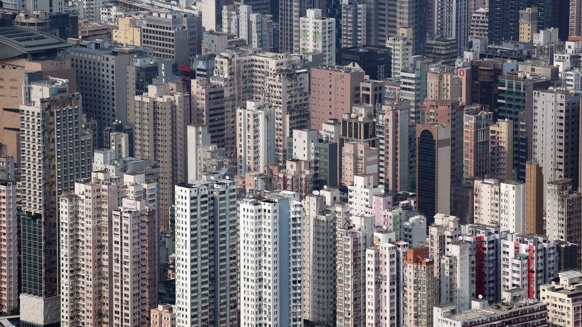 香港樓價, 香港樓市, 置業要不吃不喝23年, 樓價中位數, 家庭入息中位數, 美國, HKBT, 香港財經時報
