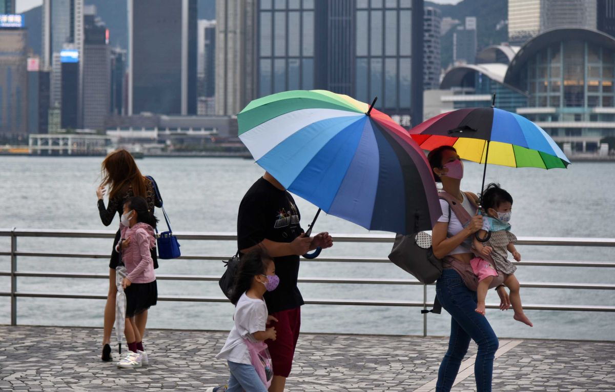 天文台, 颱風消息, 納沙, 一號風球, 三號風球, 八號, 預測路徑, 未來天氣預測, HKBT, 香港財經時報