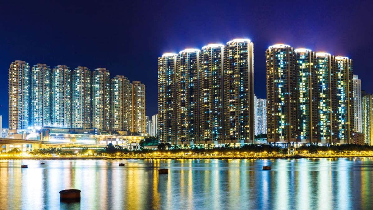 樓市走勢, 香港樓價, 由瘋狂到崩潰只需半年, 灝景灣, 首都, 回落風險, 香港財經時報