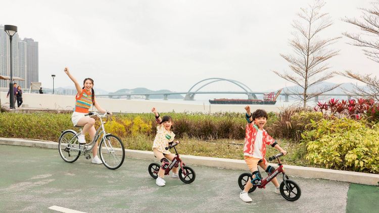 親子好去處2023, 香港好去處, 復活節將軍澳單車一日遊, 室內玩平衡車, 單車公園野餐, 跨灣大橋踩單車, 香港財經時報