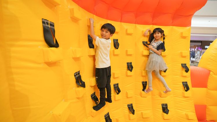 親子好去處, 香港好去處, 親子活動, 親子遊戲, 又一城, b duck充氣城堡, 巨型滑梯, 門票收費, 著數優惠詳情, 香港財經時報