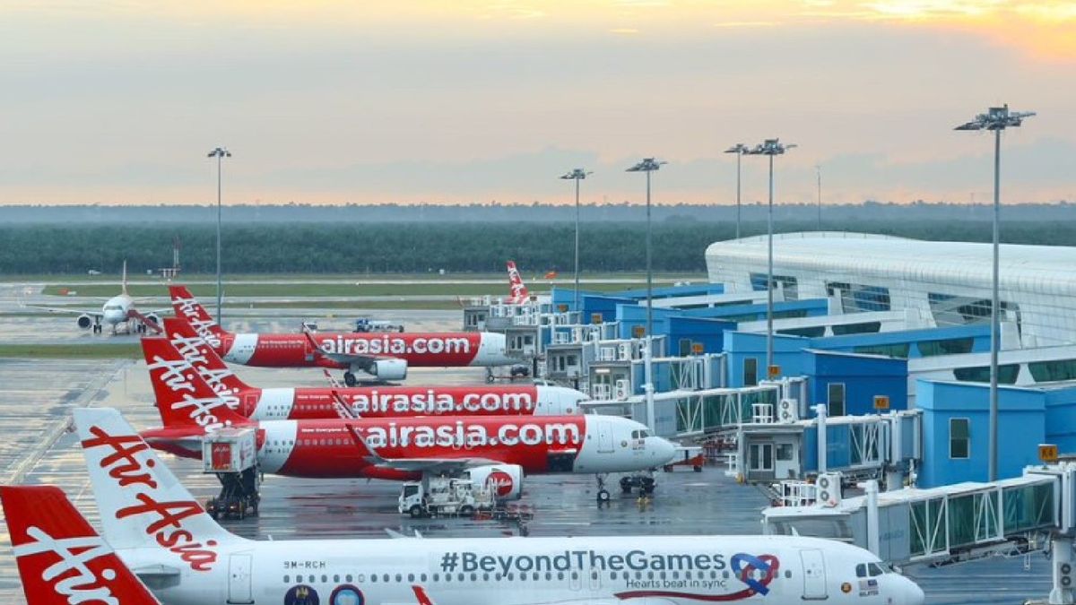 低成本航空亞洲航空AirAsia日前推出全新「喜細飛」活動，於旺角THE FOREST一連兩日送出限量免費機票，小禮品及周邊紀念品，與眾同樂。即睇活動詳情！