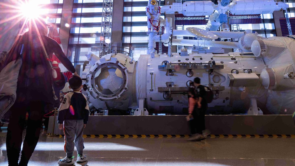 中國載人航天工程大匯演明日舉行, 免費劃位門票20個地點派發, 香港財經時報