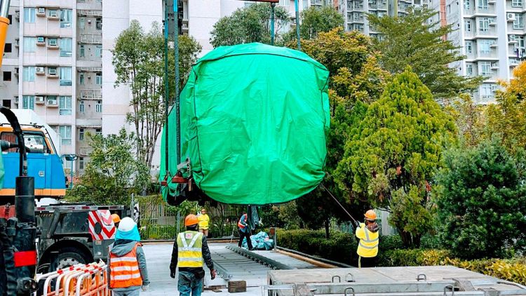 港鐵退役列車烏蠅頭進駐將軍澳循道衛理小學, 變身模擬駕駛艙, 列車教室, 香港財經時報