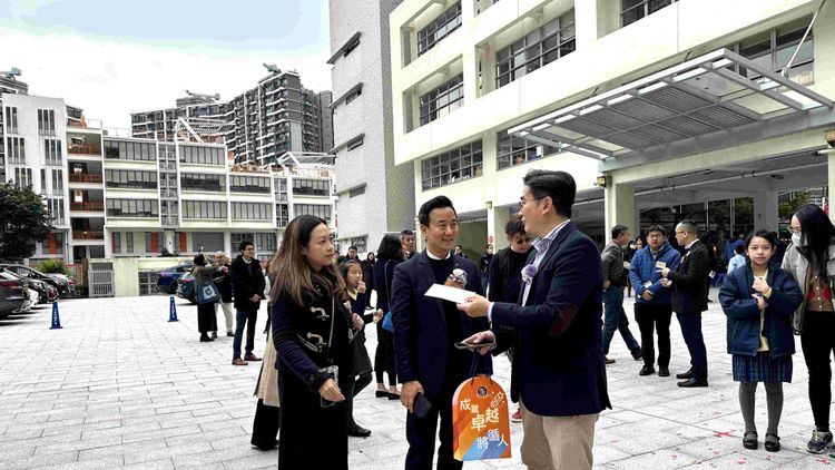 港鐵退役列車烏蠅頭進駐將軍澳循道衛理小學, 變身模擬駕駛艙, 列車教室, 香港財經時報