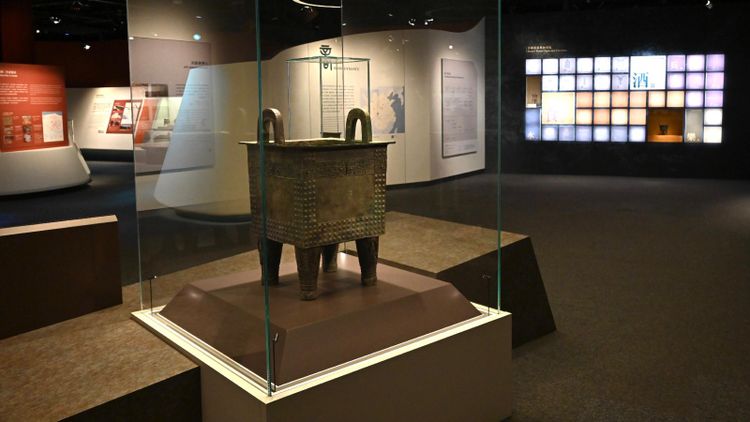香港歷史博物館的「香港賽馬會呈獻系列：天地之中—河南夏商周三代文明展」