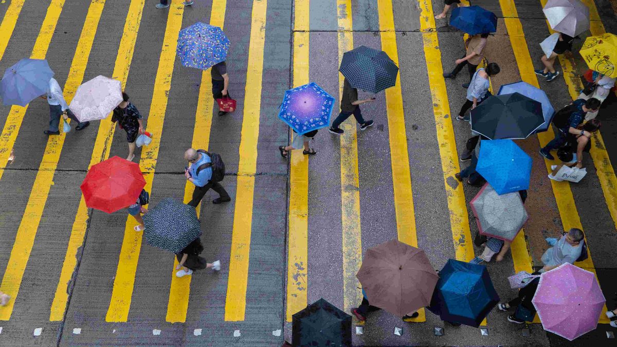 天文台特別天氣提示：黃雨及雷暴警告生效！料強陣風繼續吹襲香港