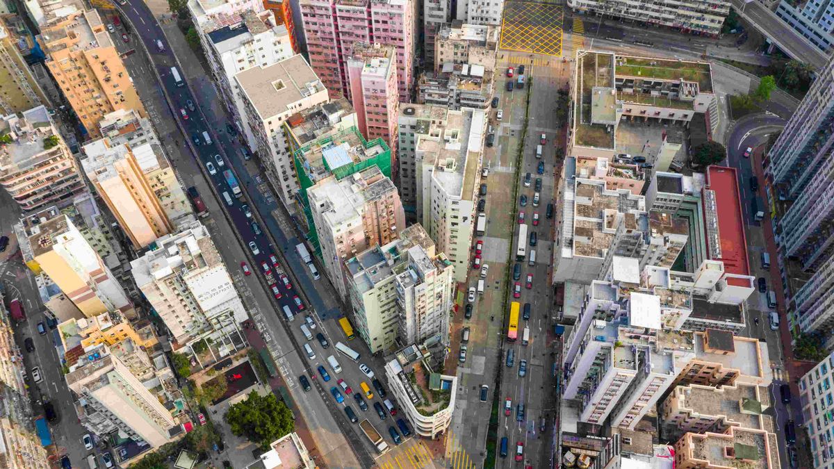 樓市走勢, 為甚麼內地人喜歡買香港樓, 香港樓vs內地樓價值計算分析, 香港財經時報