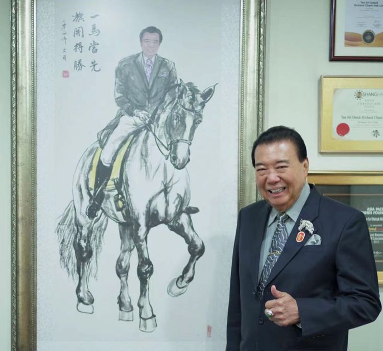 詹學龍表示，在炎熱潮濕的環境中管理馬匹需要特定的知識與護理，這使馬來西亞在熱帶馬術護理方面能夠發展出獨特的專業技術。