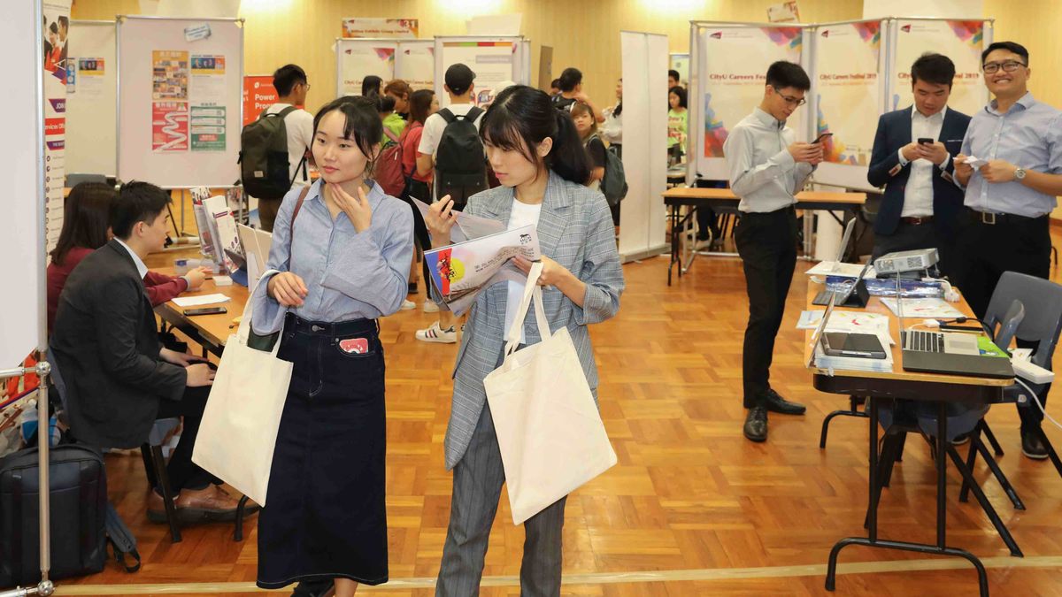 城大推親善家庭計劃, 每學期見2次助非本地研究生融入港式生活, 香港財經時報