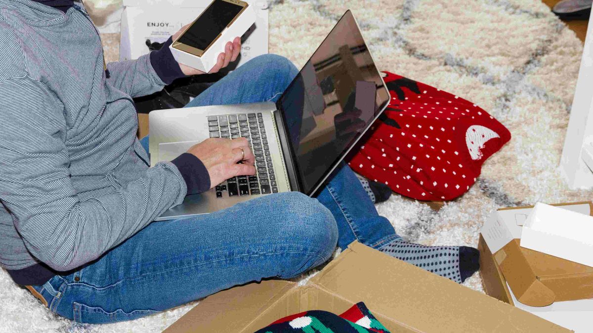 carousell香港用戶賣閒置物品平均年賺6,800元, chiikawa是香港第二大搜索詞, 香港財經時報