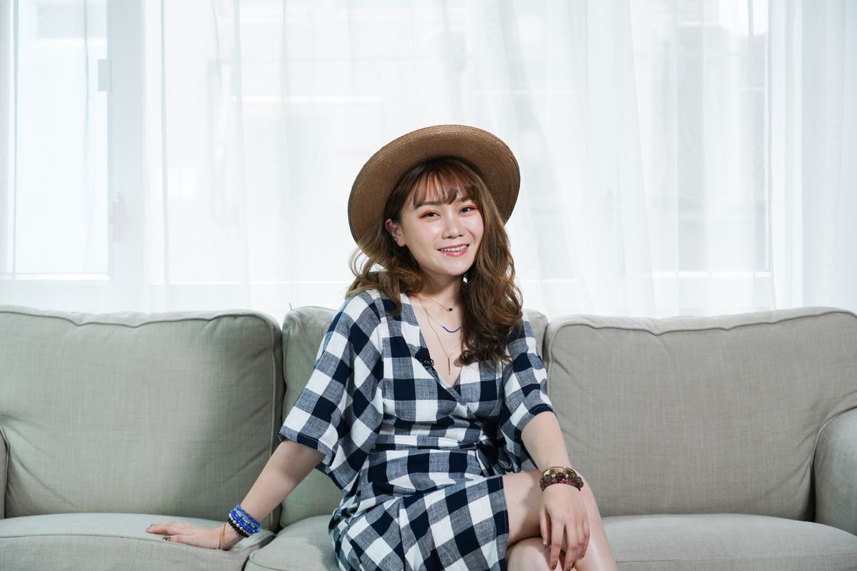 在觀塘店PT PRO FITNESS剛開業時，有很多人來報名，當中不乏小花的fans，小花說：「他們上來報名，我會話：『乜又係你呀？』我平時出席活動時都有見過他們。」