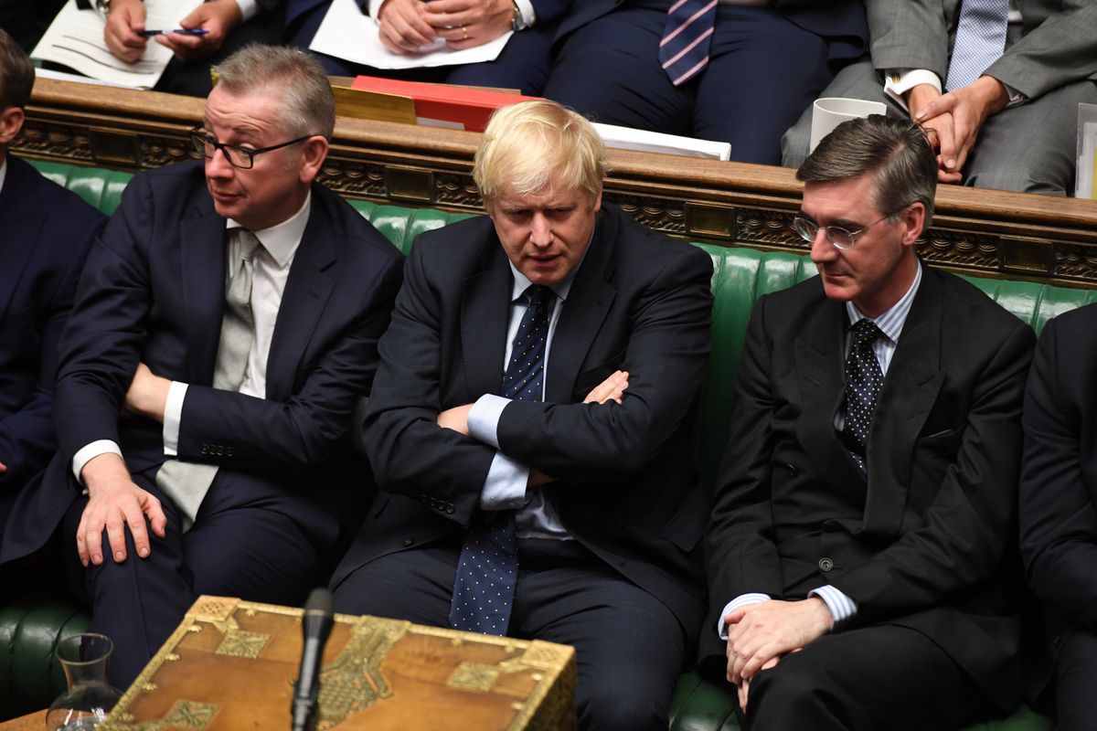 英保守黨議員倒戈 英鎊跌至3年新低