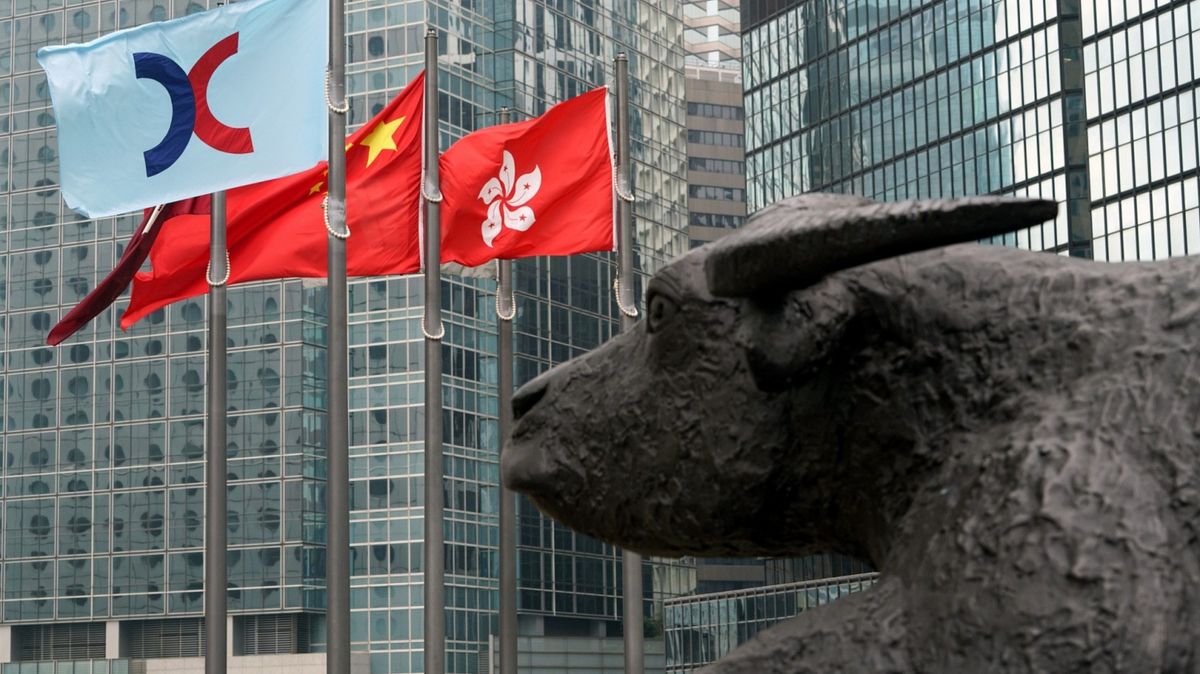 周大福-六福珠寶-港股投資-恒生指數