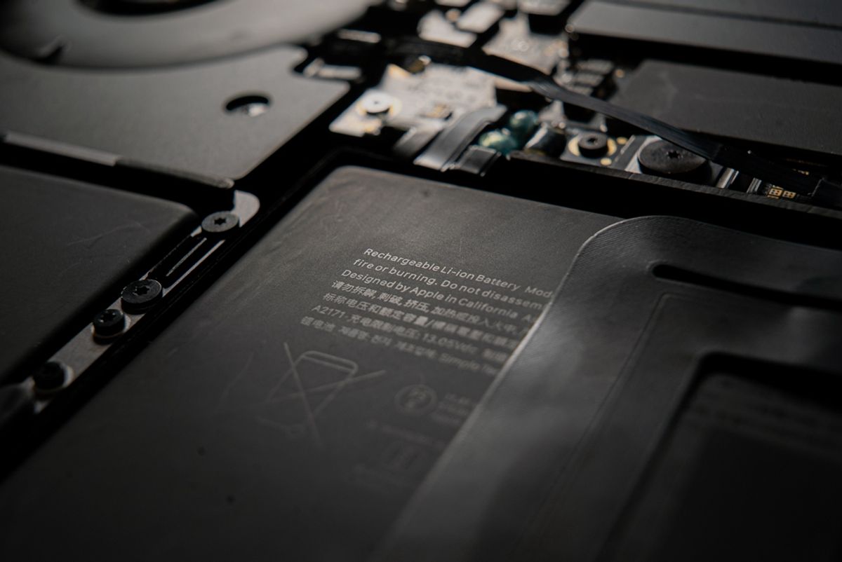 特斯拉(TSLA.US)自造電池或利用乾電極技術 贛鋒鋰業尾盤跌超4%