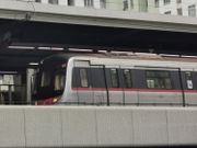 【 港鐵加價 】 港鐵 公司公布， 政府統計處 最新公布的 運輸業名義工資指數 按年變動，按照 票價調整機制 （ 可加可減機制 ），2020/2021年度（本年度） 港鐵票價 調整幅度為加2.55%。由於「負擔能力上限」的封頂機制，今年實際票價不作變動，但會於未來兩年再追加。另外， 港鐵 因應近期新型冠狀病毒（新冠肺炎）疫情對香港整體社會造成影響，提供一系列優惠，包括延長 都會票 使用期限40日。