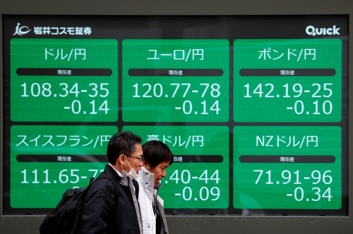 【 日圓 走勢】  日本 延長暫停免簽證入境安排。 安倍晉三 宣布全國進入 緊急狀態 。 安倍晉三 宣佈 全民派錢 。專家睇淡 日圓走勢 。 