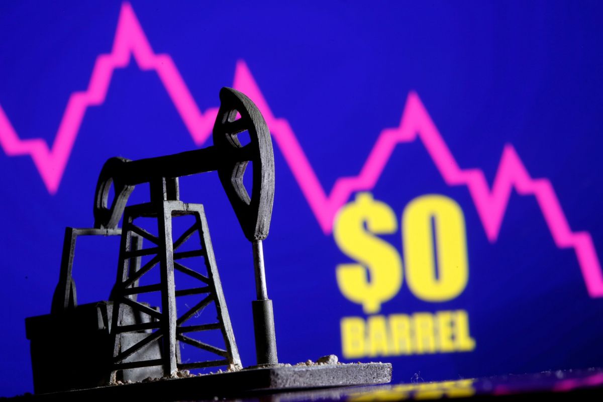 WTI 5 月原油期貨報-37.63美元/桶，曆史上首次收於負值。中國建材的盈警或會令投資者對板塊前景變得審慎。威高集團近日股價向好，並在金融科技系統出現信號。（圖片：路透社）