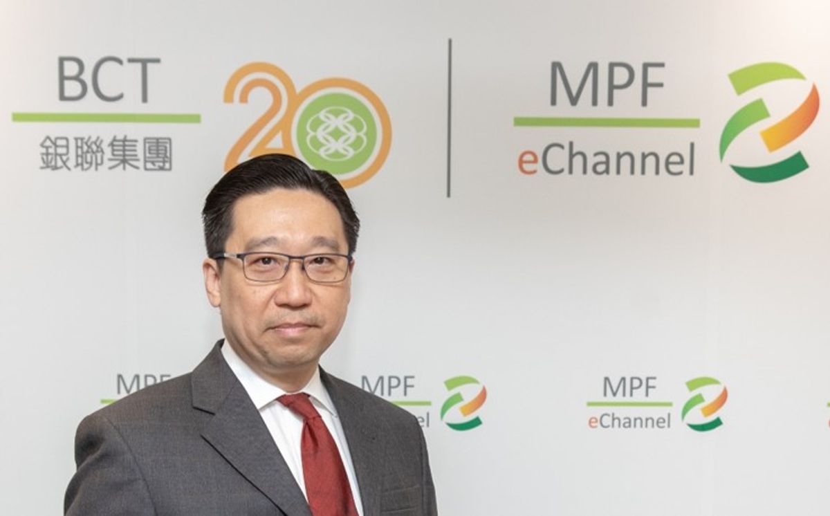  MPF 強積金 屬長期投資， BCT銀聯集團 投資總監 夏卓華 指，每年應更新一次 MPF投資組合 ，起碼做到清楚買了甚麼，哪些 資產 變動較大，從而調整投資風險。