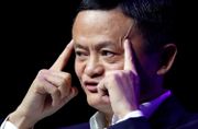   胡潤百富榜 出爐，在 新冠肺炎 疫情爆發的兩個月， 騰訊 主席 馬化騰 及 阿里巴巴 創始人 馬雲 並列 中國首富 之位，他們的財富同錄2,900億 人民幣 ，在疫情期間分別跌7%及9%。而截至3月底止的兩個月內，全球首100名富豪合共損失財富2.6萬億 人民幣 ，跌幅13%，蒸發過去兩年半所創造的財富，相當於每人每天損失逾4.33億元；單是首10名富豪已損失1.4萬億元。