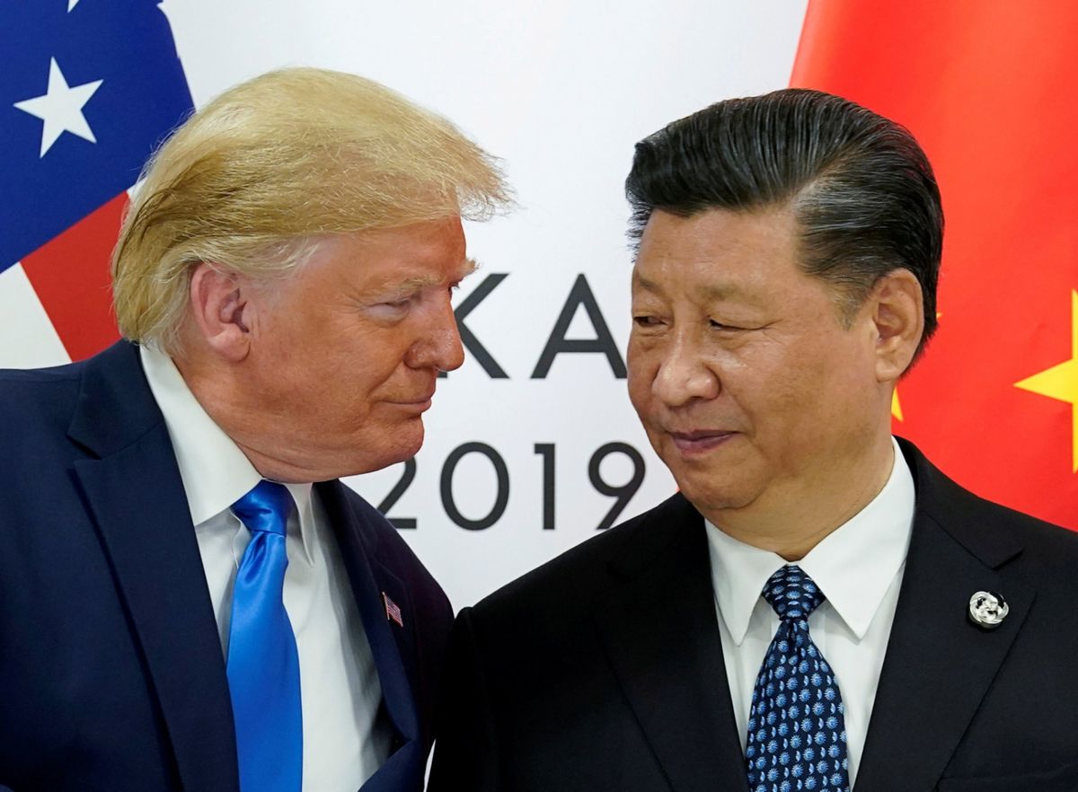 特朗普重提加稅，恒指料隨美股挫。成實外教育已解決股權集中問題，製造業採購經理指數(PMI)終值向下修定至 36.1。永達汽車近日股價向好。