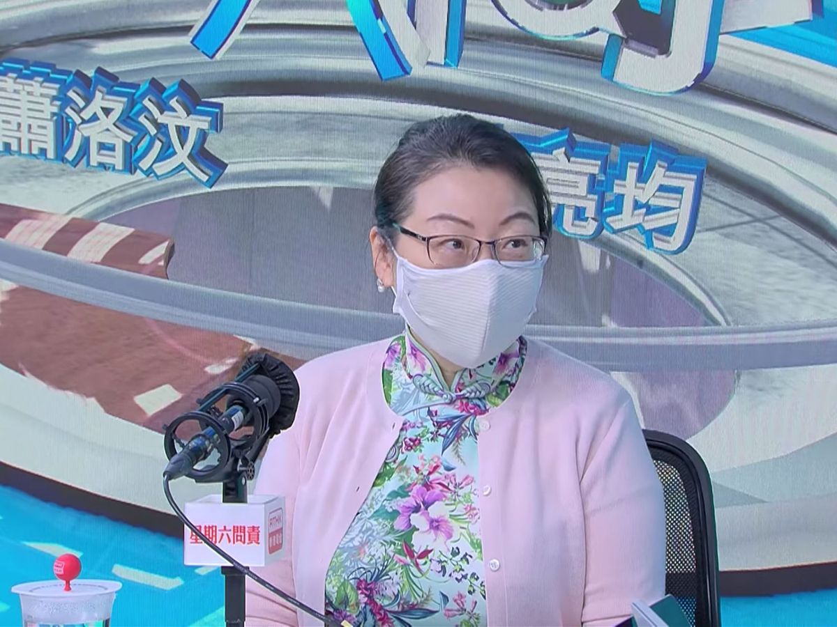 美國總統特朗普指中國訂立「港版國安法」破壞香港自治，將香港由「一國兩制」變成「一國一制」。律政司司長鄭若驊認為，特朗普的說法「非常錯」，又指他可能干犯《國際法》。