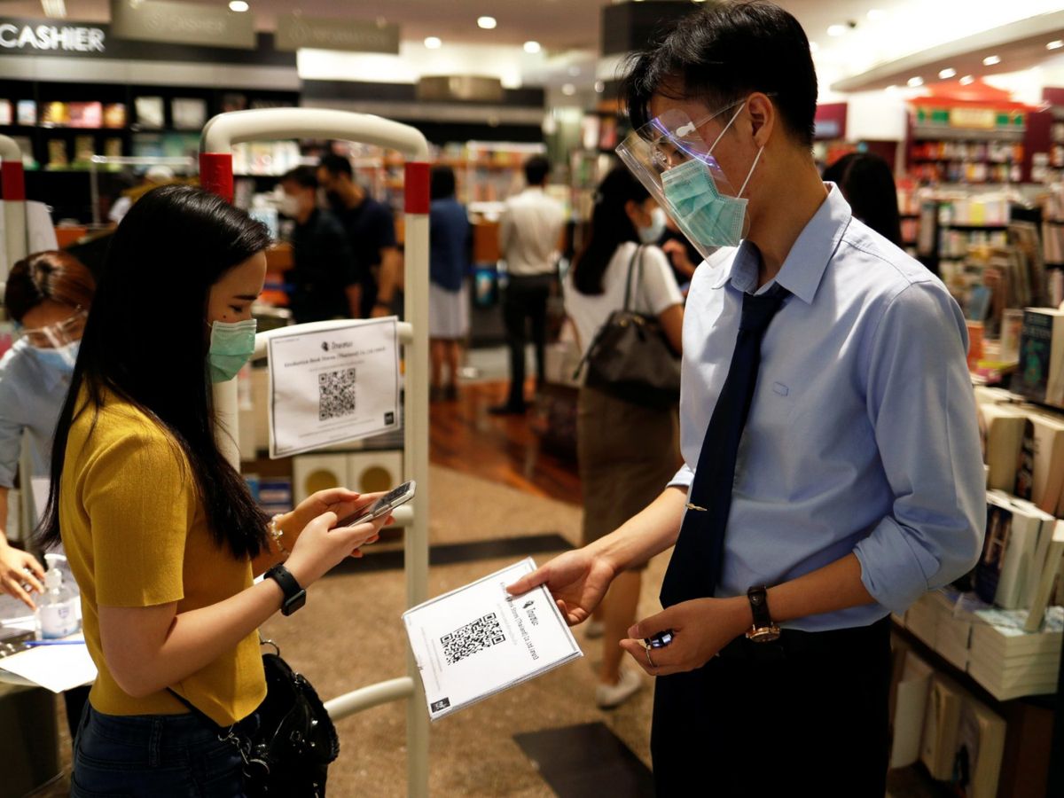  新冠肺炎 重創 泰國 經濟， 泰國 4月份錄得零外國遊客入境記錄。 泰國 疫情放緩，政府宣布實施第3階段 解封 。 泰銖 走強，央行有意壓抑升勢。