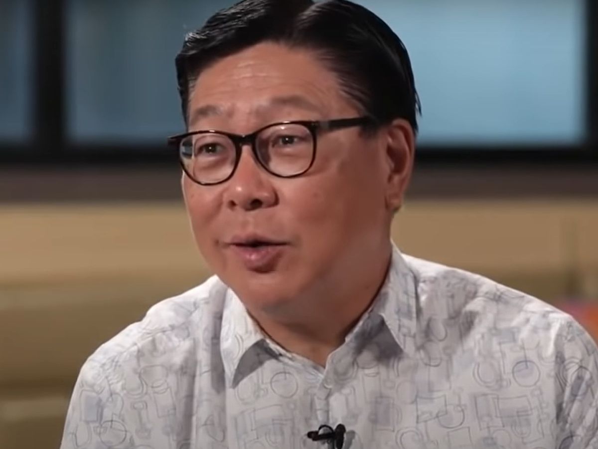  港鐵 前主席 馬時亨 年底將卸任 香港教育大學 校董會主席一職，出席 港台 節目分享品格教育時提到希望當權者，必須知道他們要服務甚麼人，就是我們的市民。