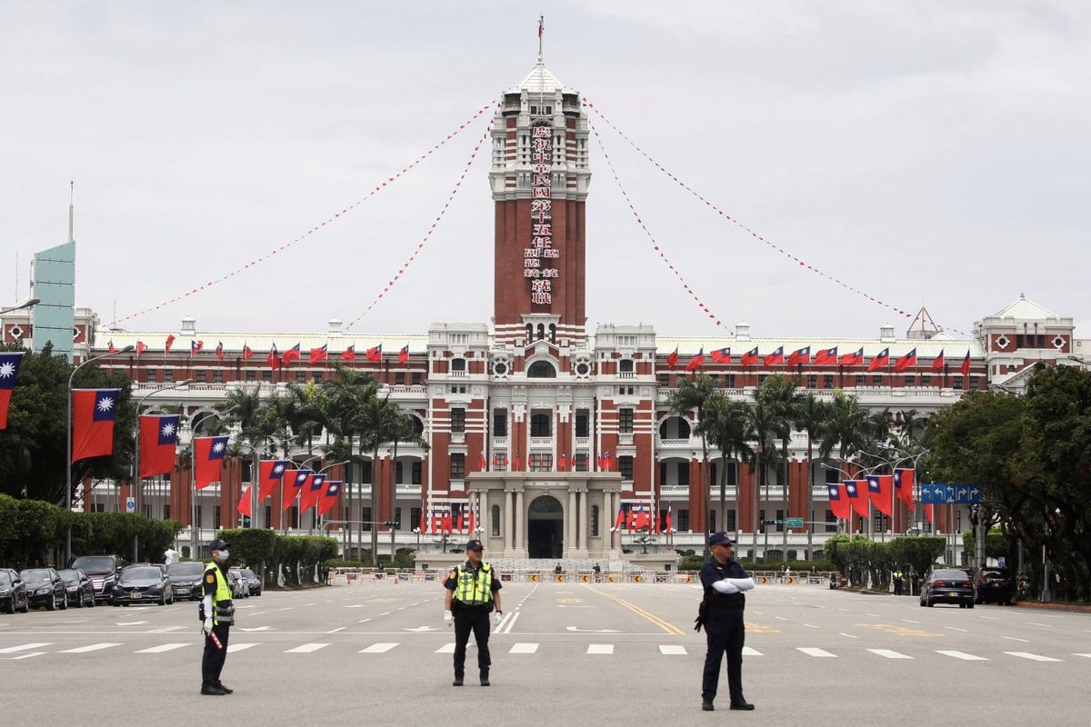 對人大政協通過「港版國安法」，台灣於今天( 6月18日 ) 公佈「香港人道援助關懷行動專案」並開記者會交代了終於公佈具體方案。( 圖片：路透社 )