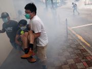網上有人發起今日下午在港島區遊行反對「港版國安法」及《國歌法》。約下午一時，警方在銅鑼灣崇光百貨一帶舉起藍旗，警告在場市民參與非法集結，又拘捕人民力量副主席譚得志。之後有示威者行出軒尼詩道，約1時20分左右警方施放催淚彈驅散人群。