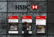 新冠肺炎疫情持續，HSBC匯豐控股宣佈恢復裁員計劃，將中期裁員3.5萬人，暫停對外招聘。( 圖片：路透社 )