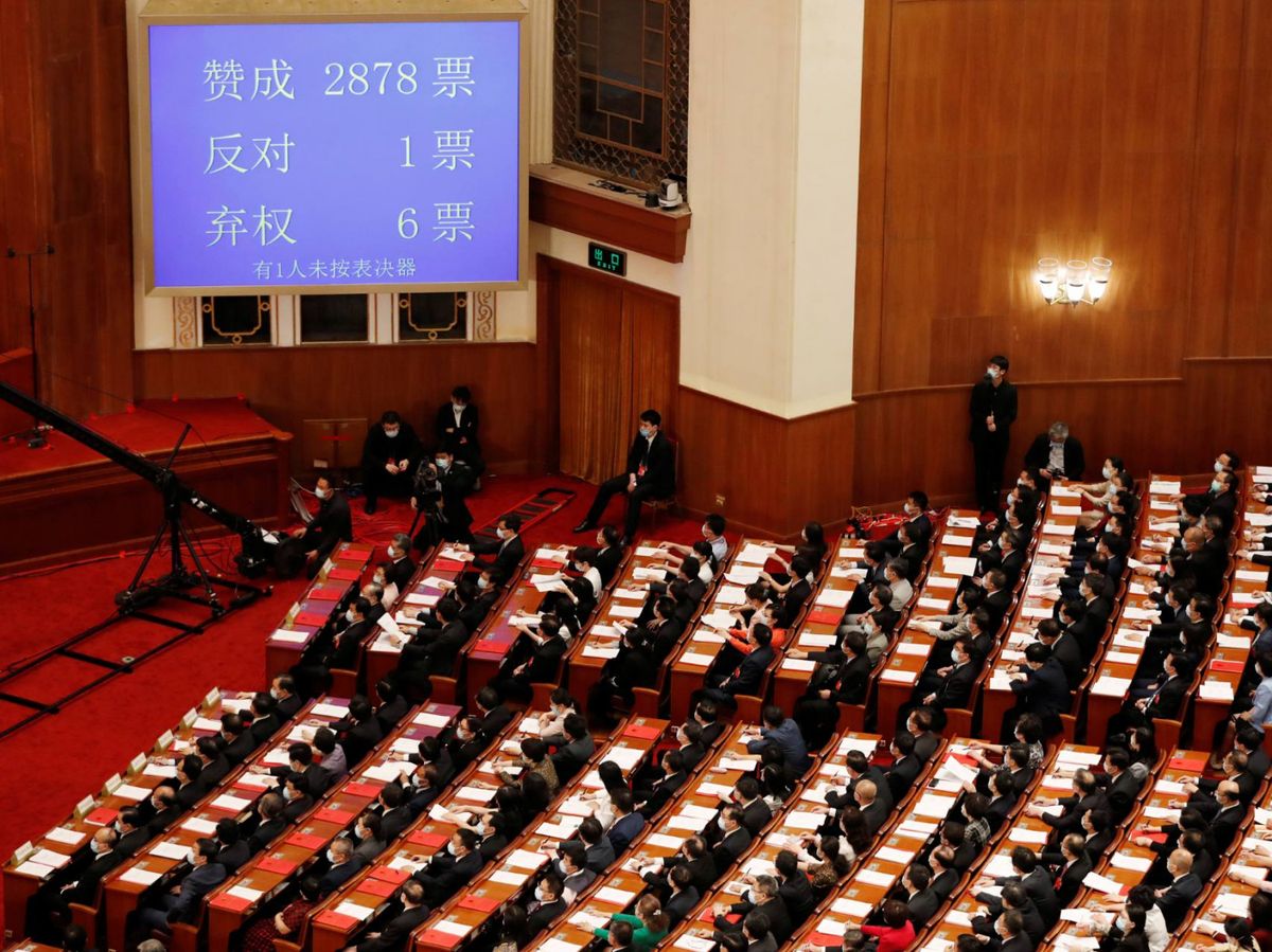 全國人大常委會審議 國安法 。 中國 表示推進 港版國安法 的決心堅定不移，並堅決反對 美國 及 七大工業國 就 香港 事務和問題發聲。