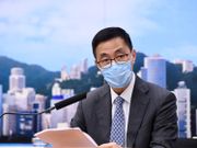 教育局昨天（6月18日）就《國歌法》生效向全港中小學發指引，當中提到若奏唱國歌期間學生涉嫌違法，而校方未能處理則可以報警。