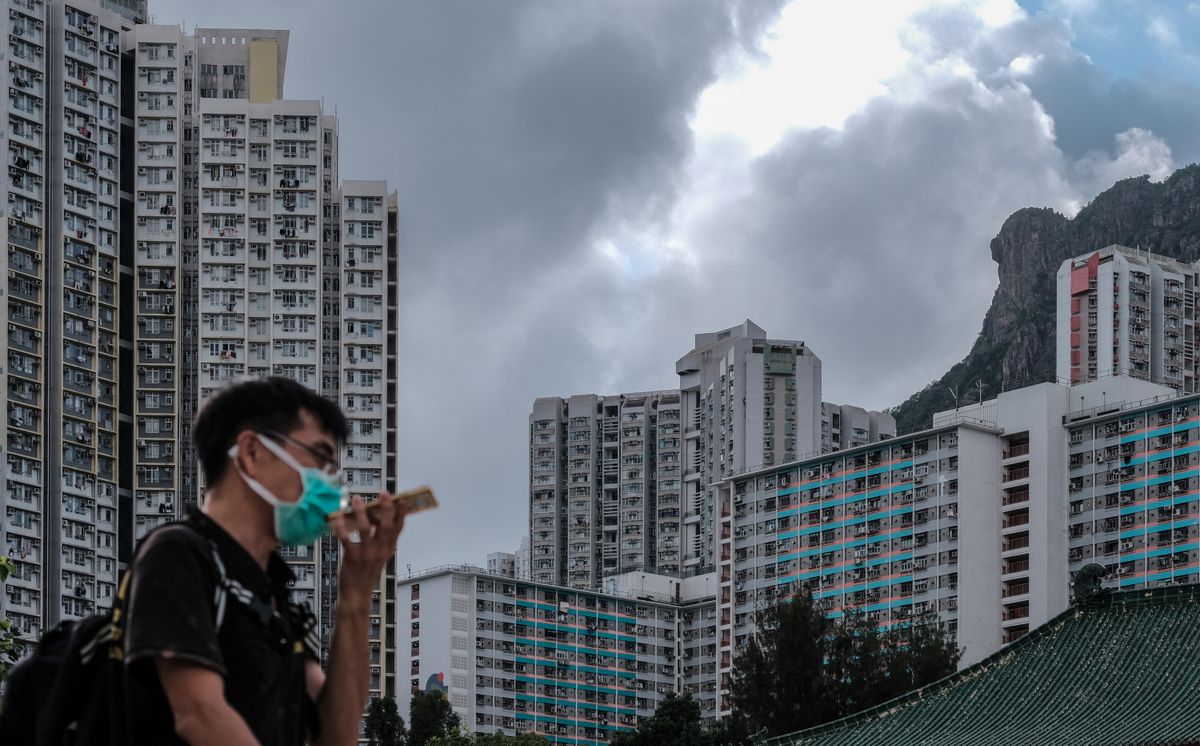 近日有聲稱是由通訊局說出接電者姓名、身份證號碼等。但通訊辦表示從不打出這類電話，促請市民提高警覺。 (圖片：香港中通社)