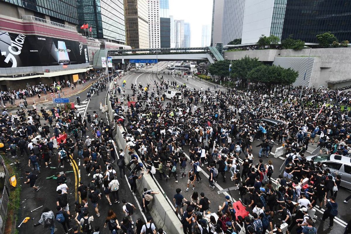 《中華人民共和國香港特別行政區維護國家安全法》（《港區國安法》）今日（6月30日）刊憲公布，即日晚上11時生效。