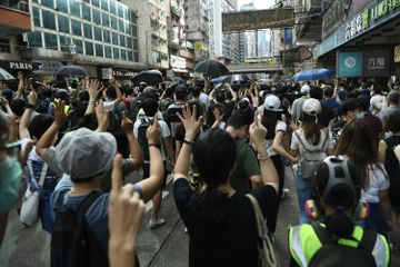 光時, 政府, 譚惠珠, 郭榮鏗