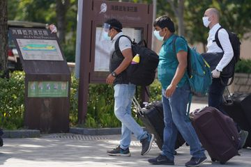 新冠肺炎, 豁免檢疫人士