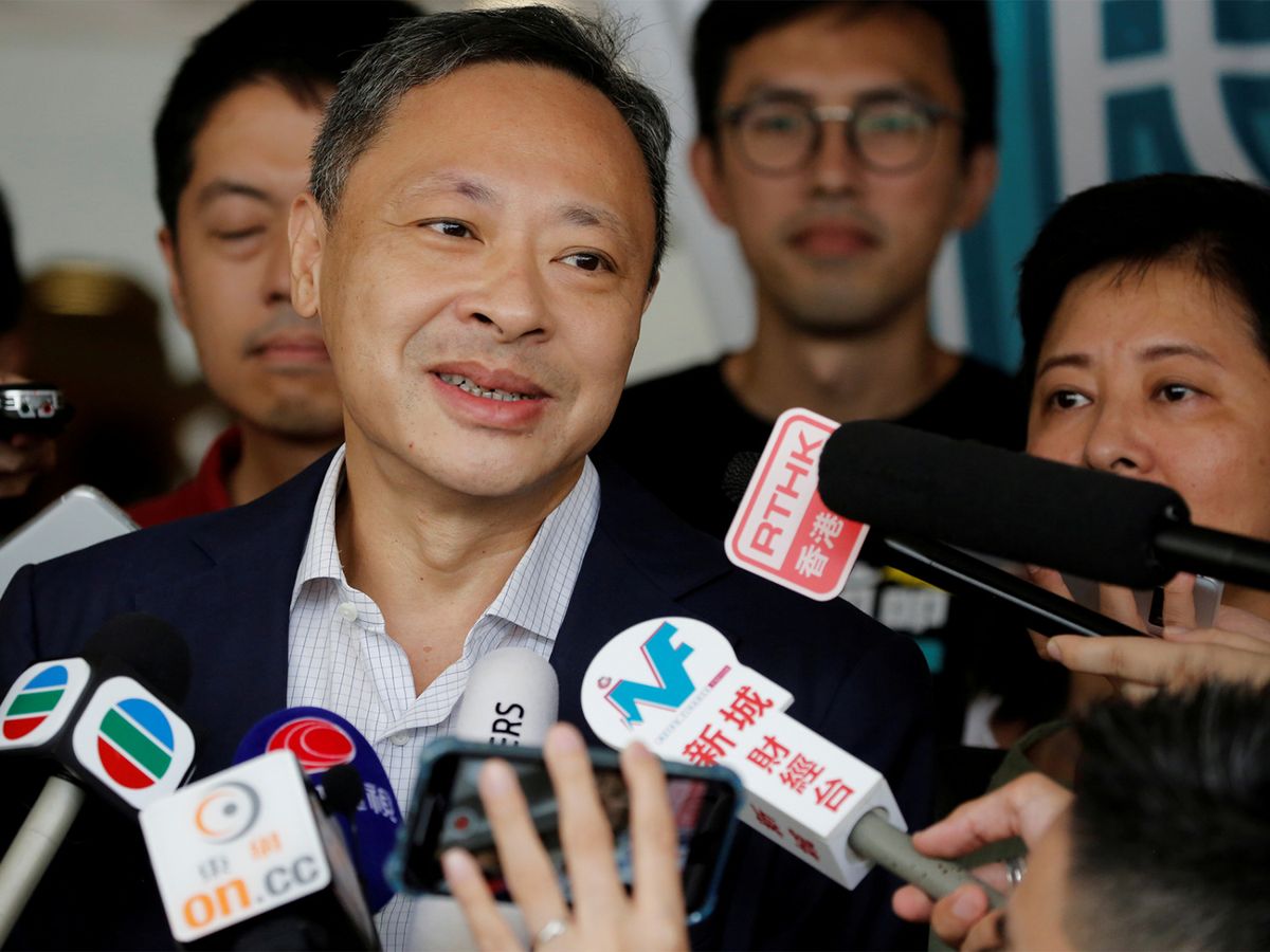 戴耀廷遭港大校委會大比數通過解僱 將向校監林鄭上訴 「不可讓她置身事外」
