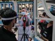 港大研究發現新冠病毒的即時繁殖率大幅下降，專家認為疫情有望見頂，料下周每日新增確診個案回落至少於100宗。