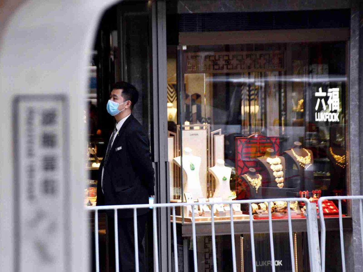 周大福首季內地同店銷售改善 下半年內地業務可望持續復甦 | 鄧聲興