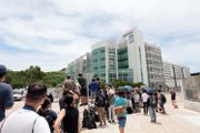 警方昨日搜查壹傳媒時只准部分「可信任傳媒」入內採訪，警務處處長鄧炳強指是根據媒體往績界定，屬試行措施。